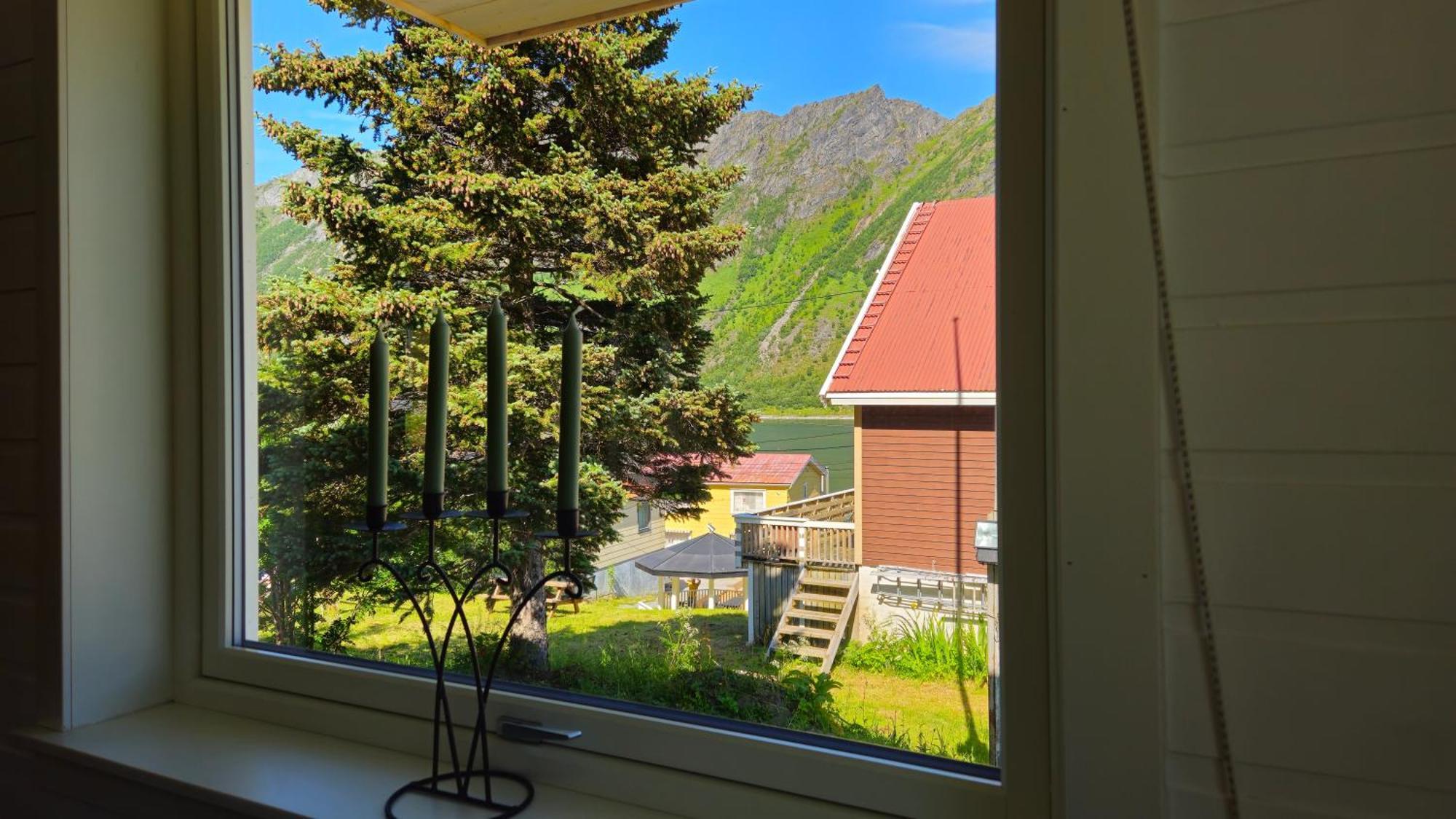 The Northern House Gryllefjord Exterior foto